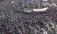prayer-time-in-cairos-tahrir-square